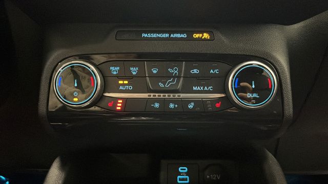Used 2022 Ford Escape Titanium AWD/4WD image 18