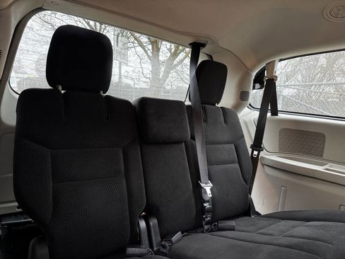 Used 2017 Dodge Grand Caravan SE w/ Power Window Group image 16