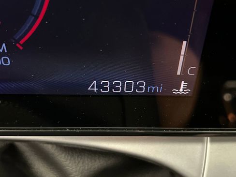 Used 2025 Chevrolet Trax LT w/ LT Convenience Package image 42