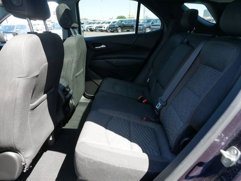 Used 2019 Chevrolet Equinox LT w/ Sun & Navigation Package AWD/4WD image 18
