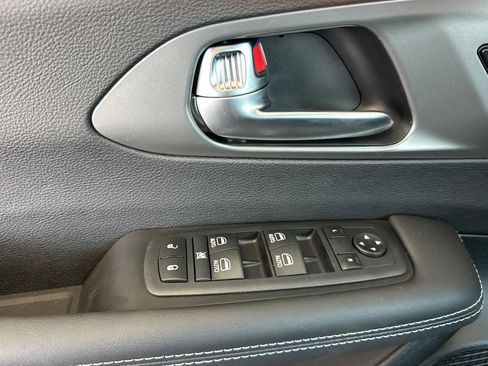 New 2026 Chrysler Pacifica Select image 11