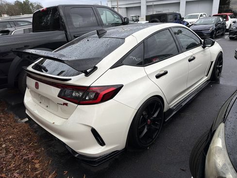 Used 2024 Honda Civic Type R image 5