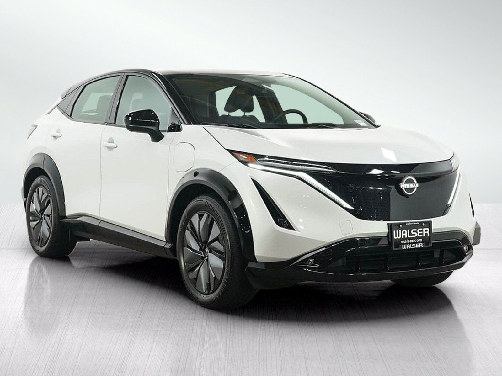 Used 2023 Nissan Ariya AWD image 8