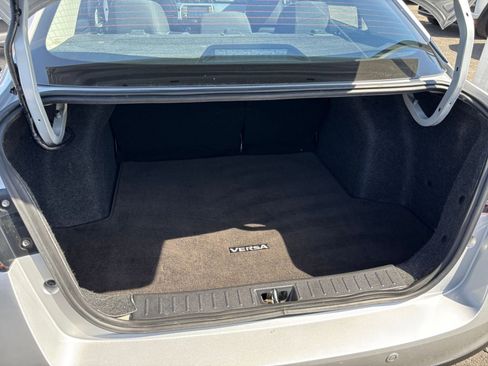 Used 2025 Nissan Versa SV FWD image 29