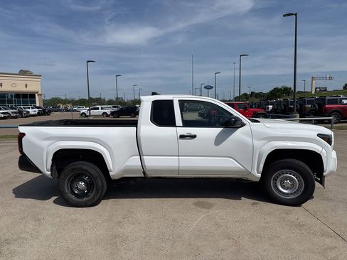 Used 2024 Toyota Tacoma SR image 12