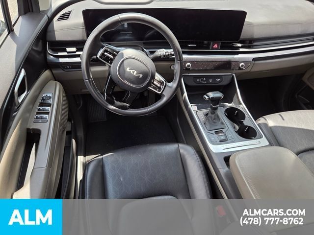 Used 2025 Kia Carnival FWD image 20