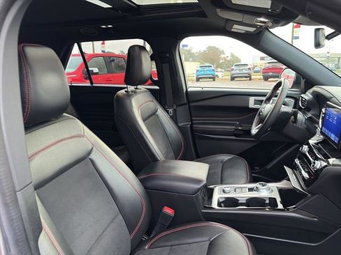 Used 2022 Ford Explorer ST-Line w/ Class IV Trailer Tow Package image 9