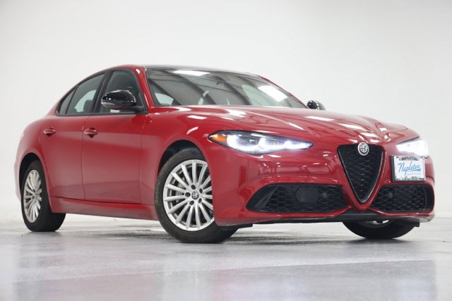 Used 2024 Alfa Romeo Giulia Sprint AWD/4WD image 1