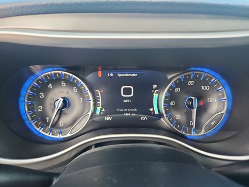 New 2025 Chrysler Pacifica Select image 11