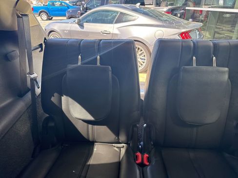 Used 2019 Lincoln MKT AWD image 31