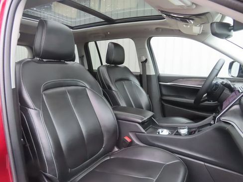 Used 2023 Jeep Grand Cherokee Limited AWD/4WD image 28