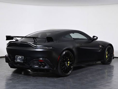 Used 2023 Aston Martin V8 Vantage Coupe RWD image 7
