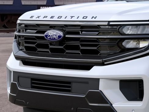 New 2027 Ford Expedition Platinum RWD image 40
