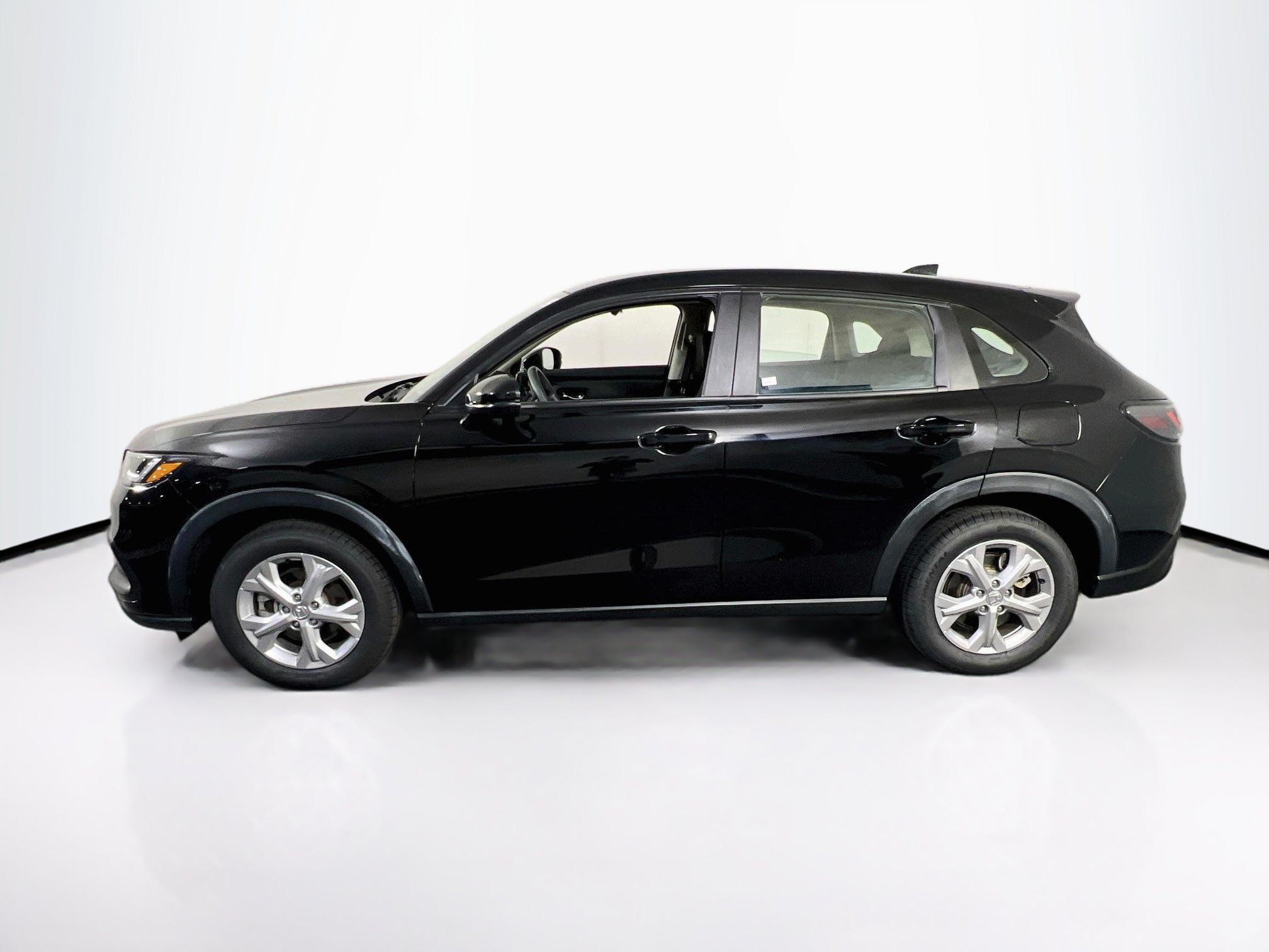 Used 2023 Honda HR-V LX image 8
