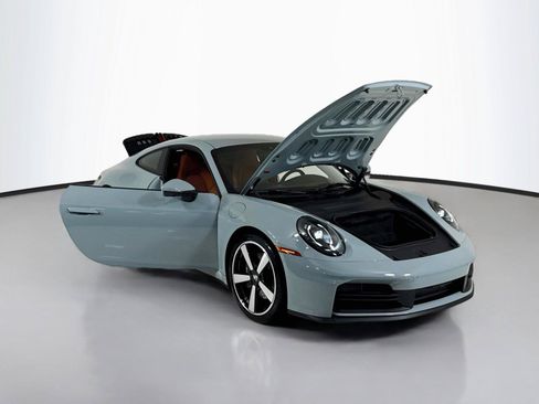 Used 2025 Porsche 911 Carrera RWD image 40