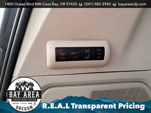 Used 2008 Chrysler Town & Country Limited w/ Flexible Seating Group FWD image 31