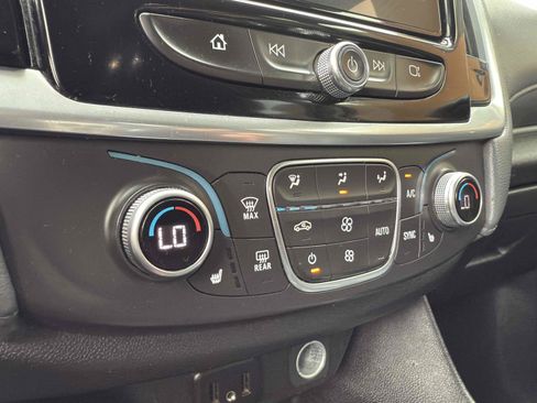 Used 2019 Chevrolet Traverse LT w/ LT Premium Package image 43