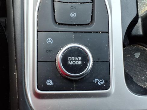 Used 2020 Ford Explorer XLT w/ Comfort Package AWD/4WD image 19