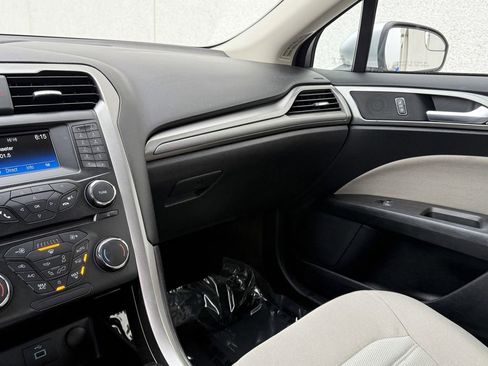 Used 2018 Ford Fusion S image 26