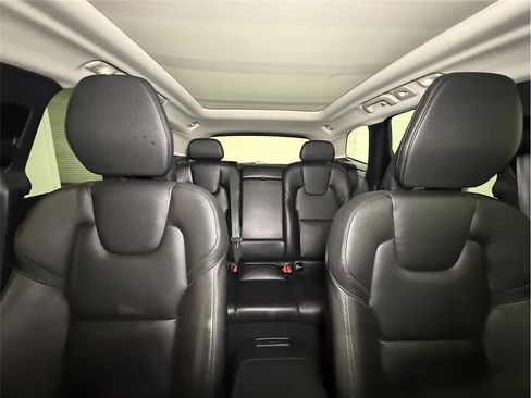 Used 2022 Volvo XC60 B5 Momentum image 31