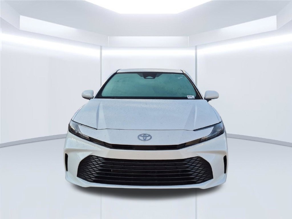 Used 2025 Toyota Camry LE FWD image 6