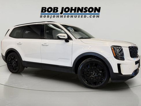 Used 2022 Kia Telluride SX w/ Nightfall Edition Package AWD/4WD image 2