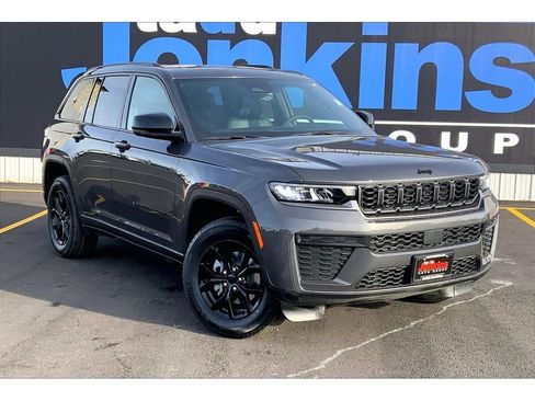 New 2026 Jeep Grand Cherokee Altitude AWD/4WD image 2