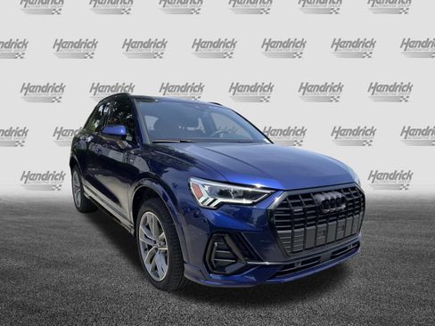 Certified 2025 Audi Q3 2.0T Premium w/ Convenience Package AWD/4WD image 2