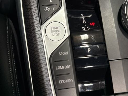 Used 2025 BMW 330i xDrive Sedan w/ Premium Package image 28