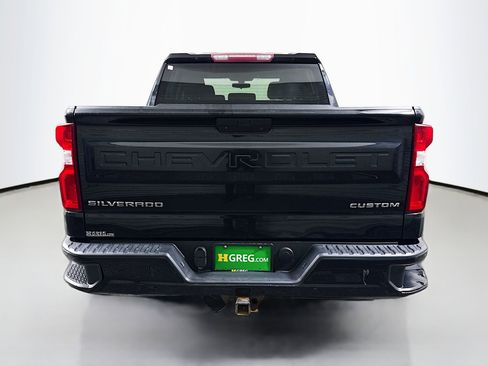 Used 2020 Chevrolet Silverado 1500 Custom w/ Custom Value Package AWD/4WD image 8