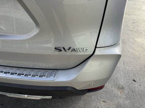 Used 2020 Nissan Rogue SV image 6