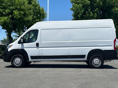 Used 2025 RAM ProMaster 2500 w/ Convenience Group FWD image 7