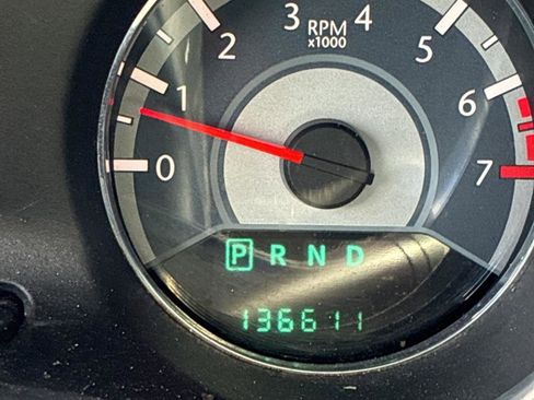 Used 2013 Chrysler 200 Touring FWD image 20