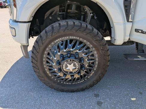 Used 2024 Ford F450 Platinum w/ FX4 Off-Road Package AWD/4WD image 36