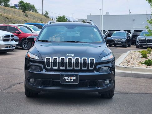 Used 2017 Jeep Cherokee Latitude w/ Safety/Convenience Group AWD/4WD image 2