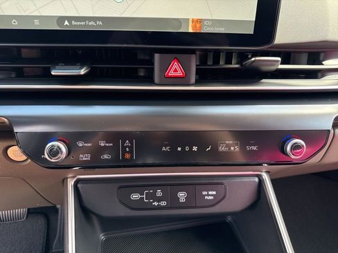 New 2026 Kia Carnival LX image 40