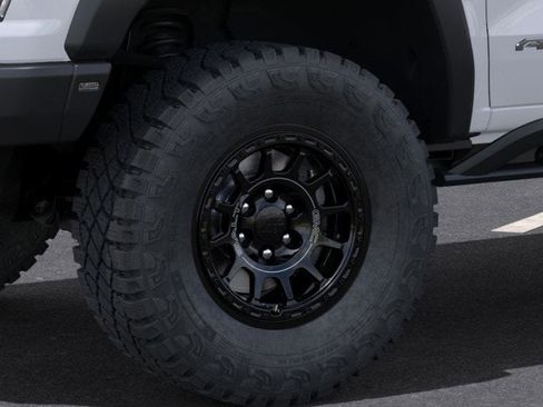 New 2024 GMC Canyon AT4X w/ AT4X AEV Edition image 10