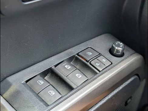 Used 2018 Toyota Tacoma Limited RWD image 11