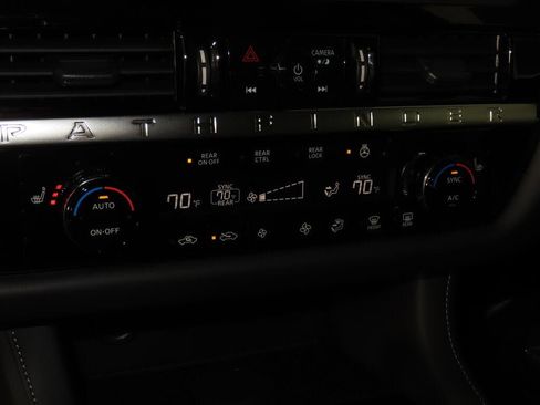 New 2026 Nissan Pathfinder SL image 17