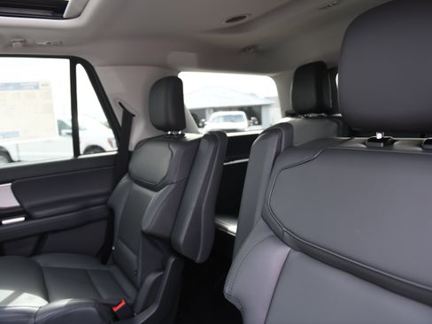New 2026 Ford Expedition Active RWD image 18