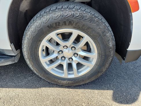 Used 2023 Chevrolet Tahoe LT AWD/4WD image 7