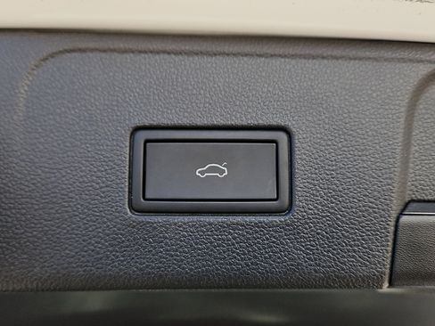 Certified 2023 Volkswagen Atlas SE w/ Panoramic Sunroof Package image 7