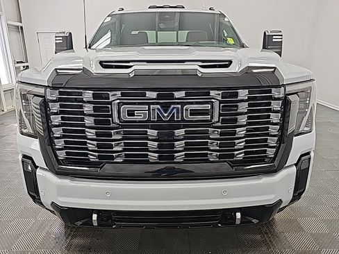 New 2026 GMC Sierra 2500 Denali Ultimate image 3