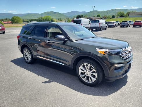 Used 2023 Ford Explorer Limited w/ Equipment Group 301A AWD/4WD image 4