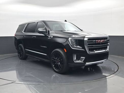 Used 2024 GMC Yukon SLT w/ SLT Luxury Package AWD/4WD image 3