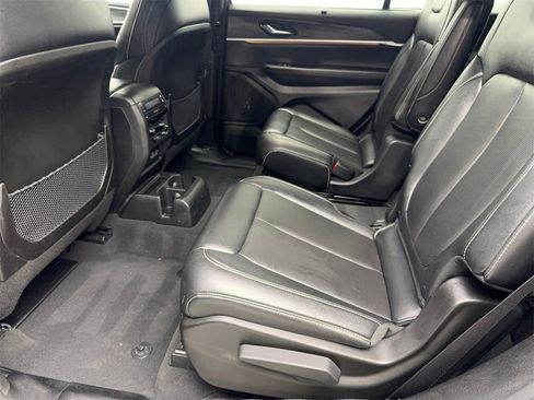 Used 2024 Jeep Grand Cherokee L Limited w/ Luxury Tech Group II image 35