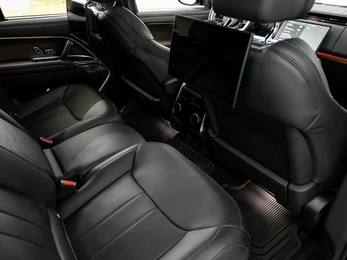 Used 2023 Land Rover Range Rover Autobiography image 38
