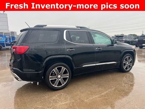 Used 2017 GMC Acadia Denali w/ Technology Package FWD image 5