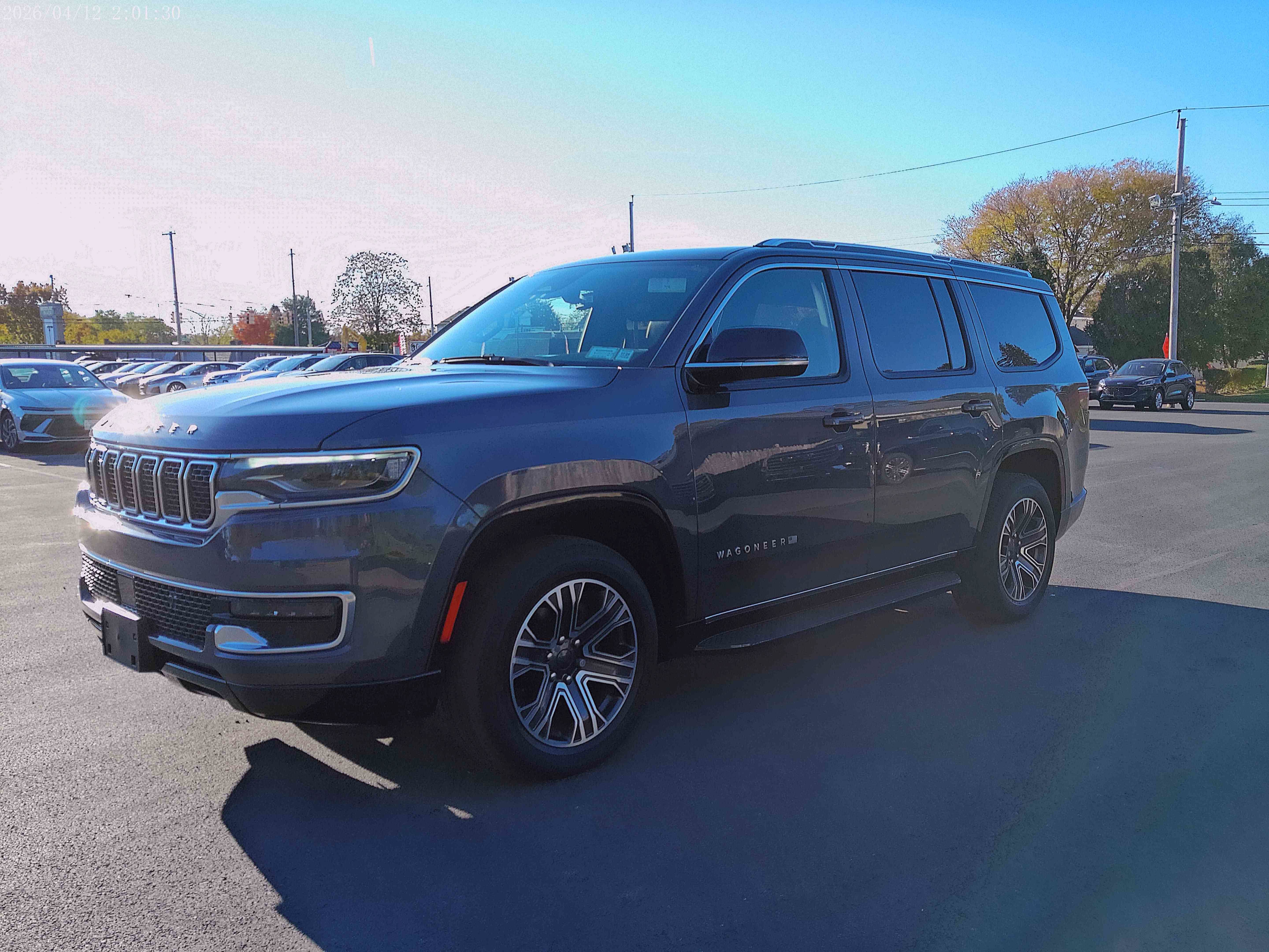 Used 2023 Jeep Wagoneer 4WD w/ Premium Group I image 1