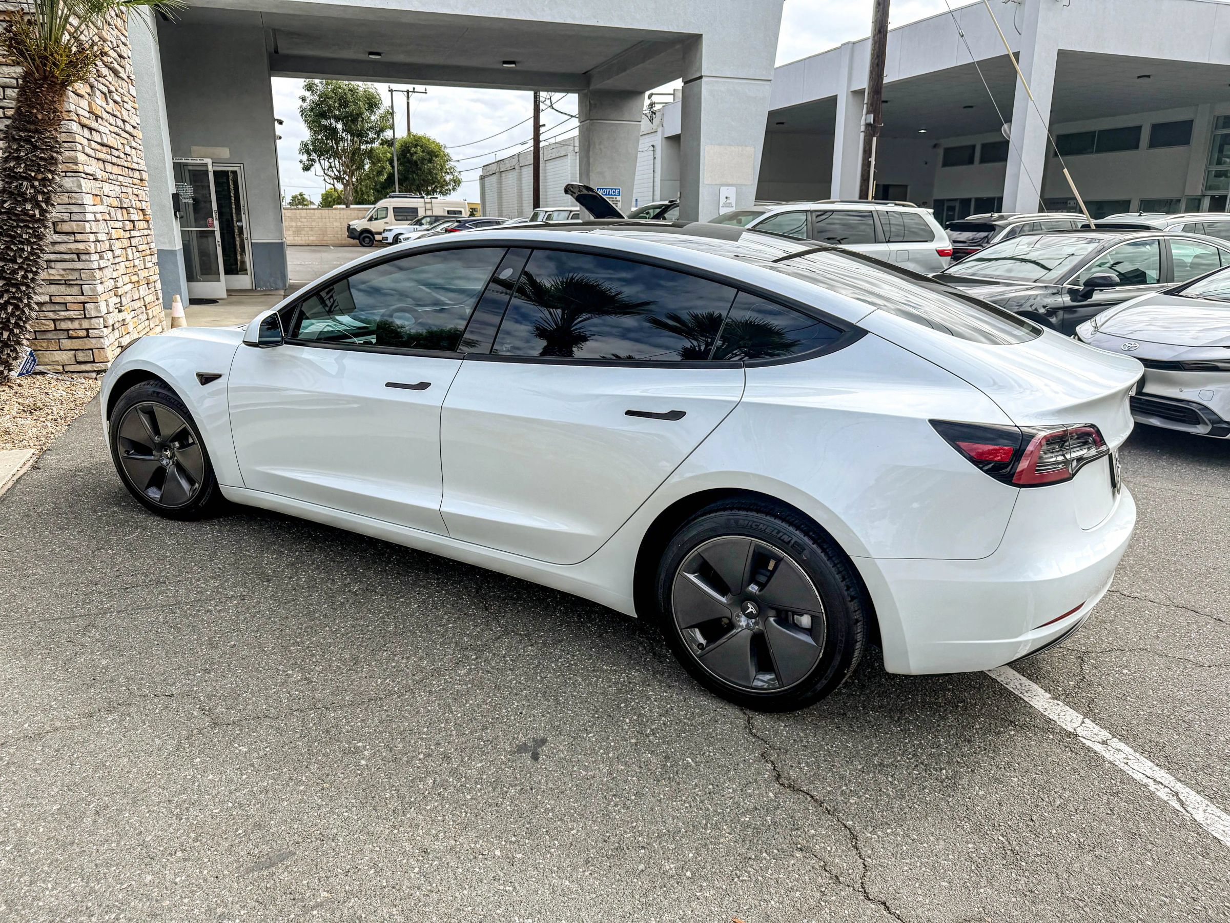 Used 2023 Tesla Model 3 Standard Range RWD image 4